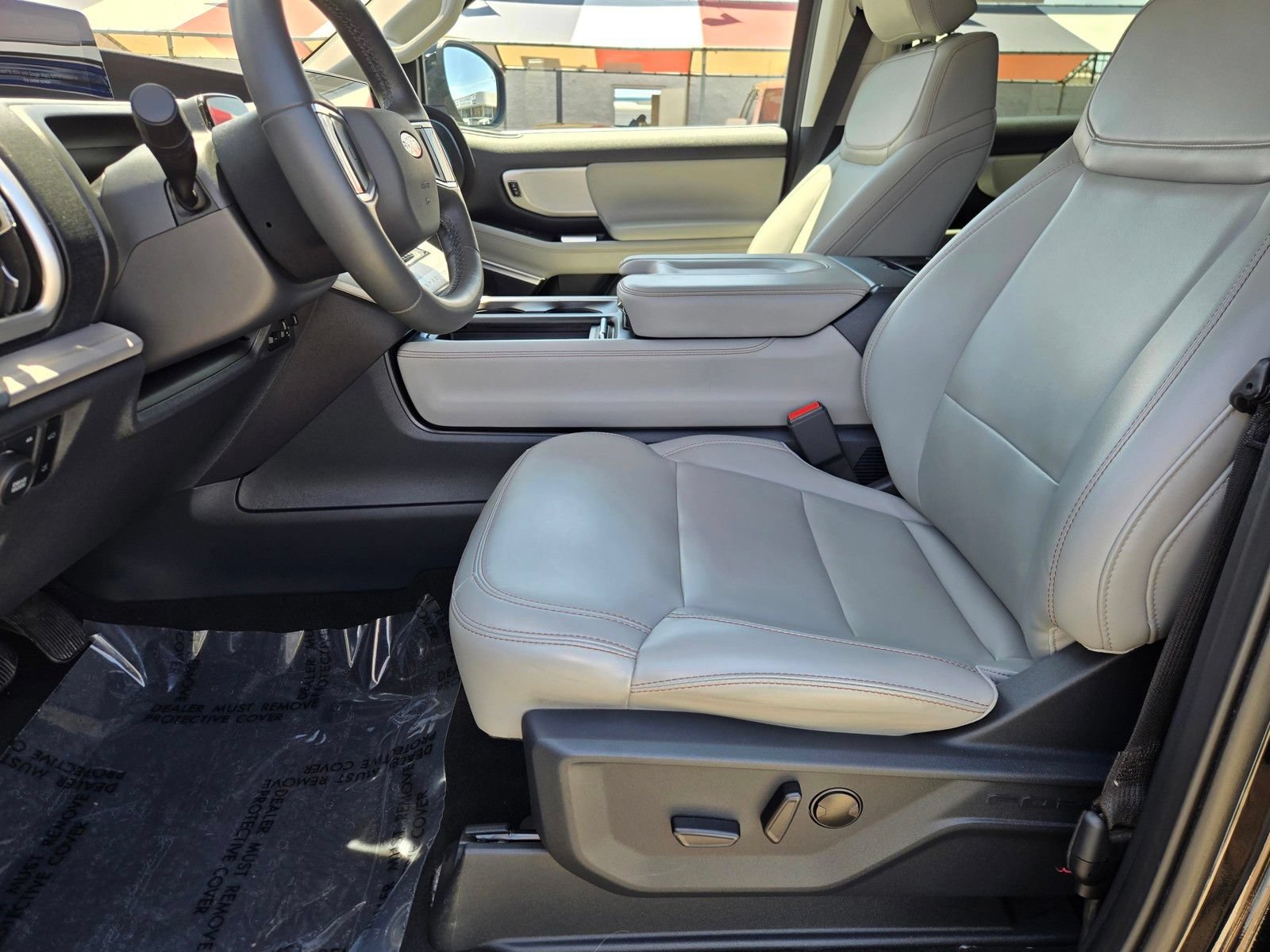 Certified 2025 Ford Expedition Active AWD/4WD image 28