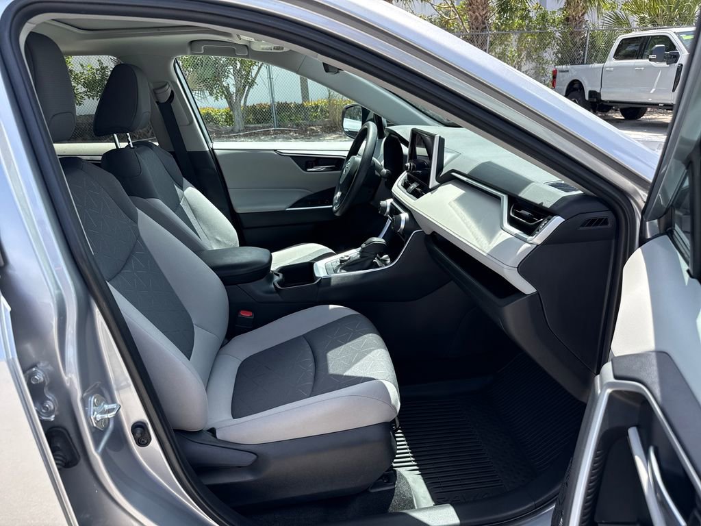 Used 2024 Toyota RAV4 XLE w/ Convenience Package image 25