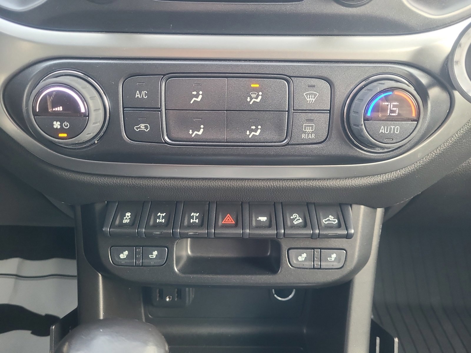Used 2022 Chevrolet Colorado ZR2 image 30