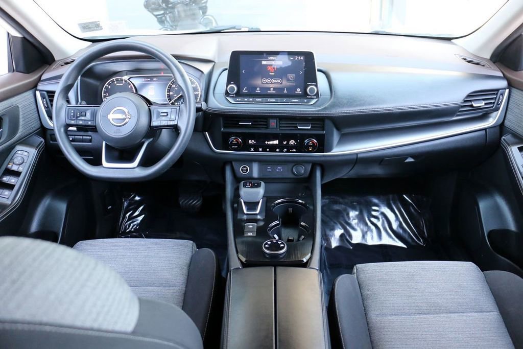 Used 2023 Nissan Rogue SV image 24