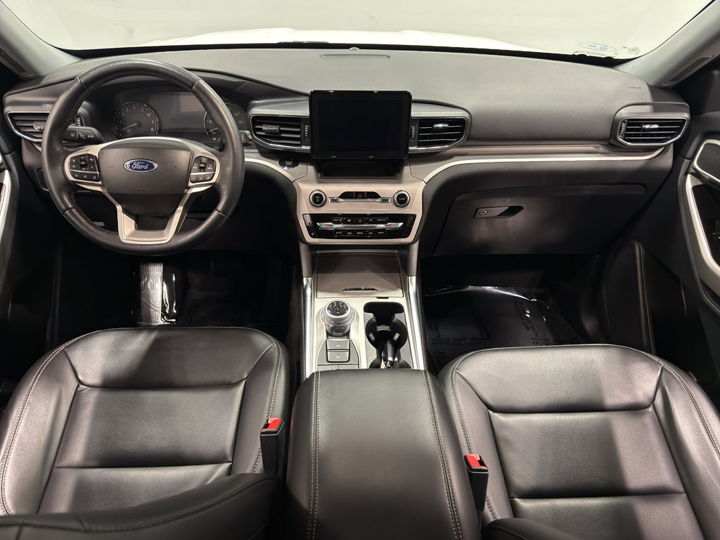 Certified 2022 Ford Explorer XLT w/ Equipment Group 202A image 33