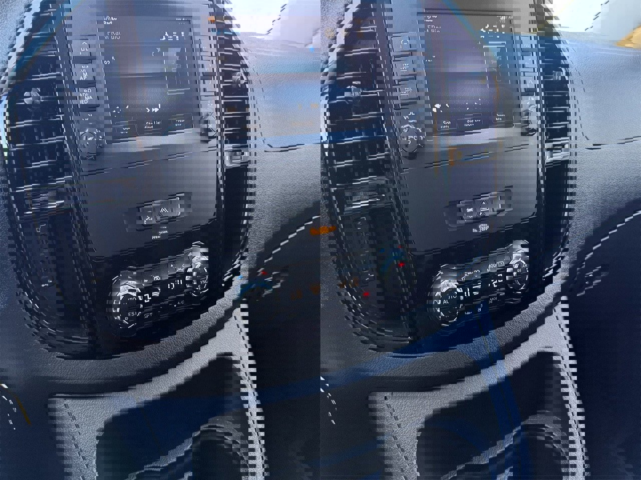 Used 2023 Mercedes-Benz Metris Passenger image 15