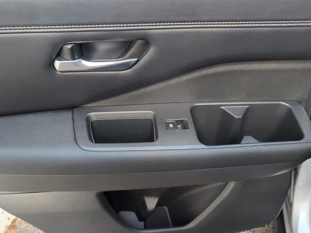 Used 2022 Nissan Pathfinder Platinum w/ Cargo Package image 16