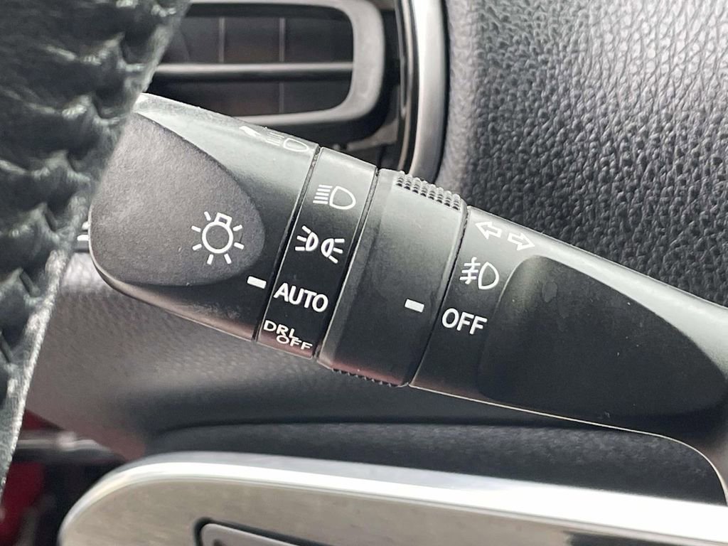 Used 2018 Toyota Prius Prime Advanced image 21