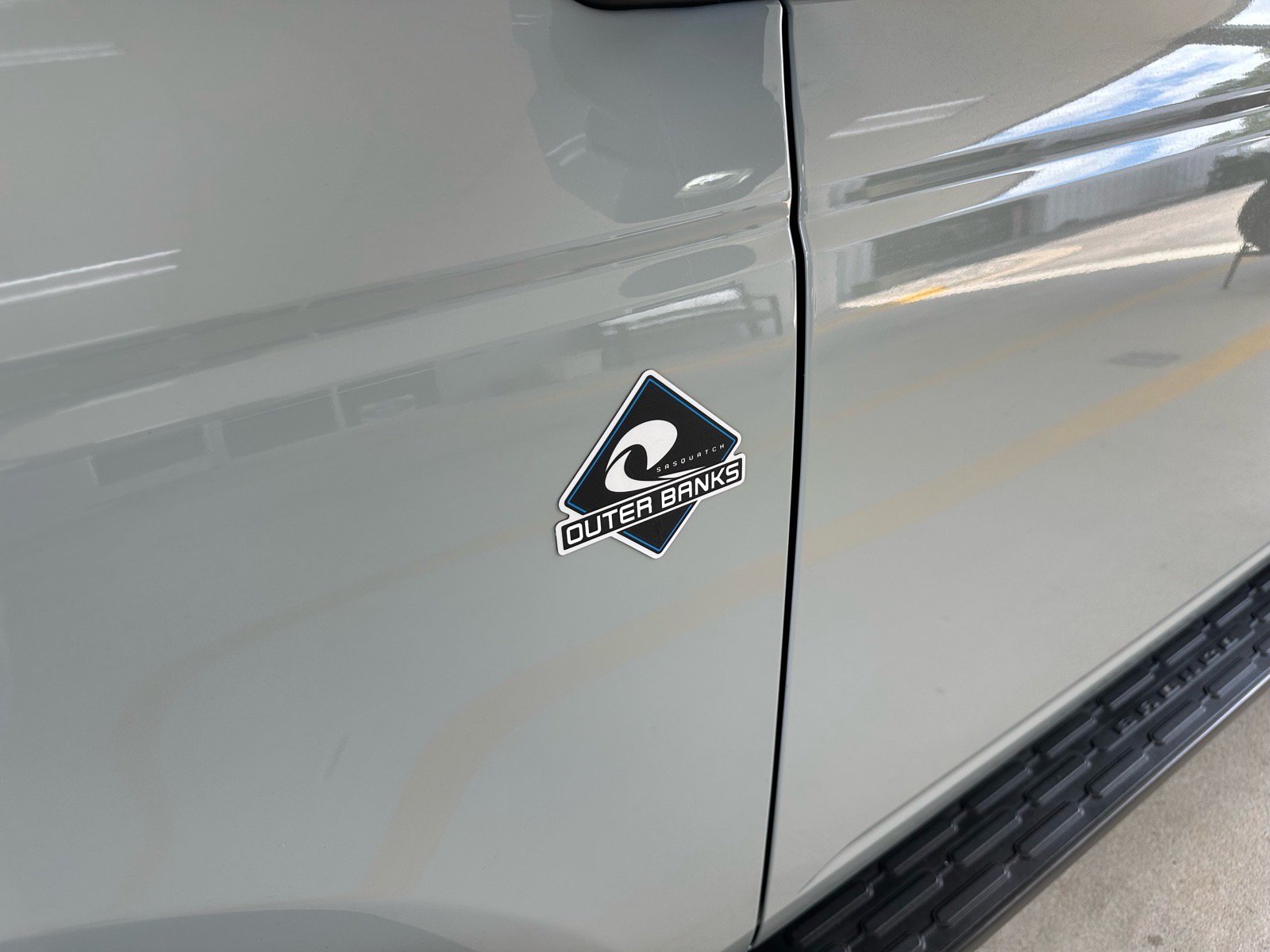 Certified 2022 Ford Bronco Outer Banks w/ Sasquatch Package AWD/4WD image 5