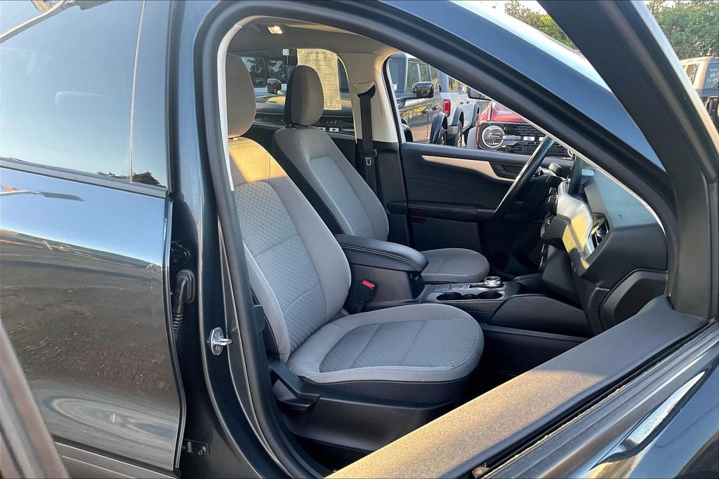 Certified 2022 Ford Escape SE w/ SE Sport Appearance Package AWD/4WD image 6