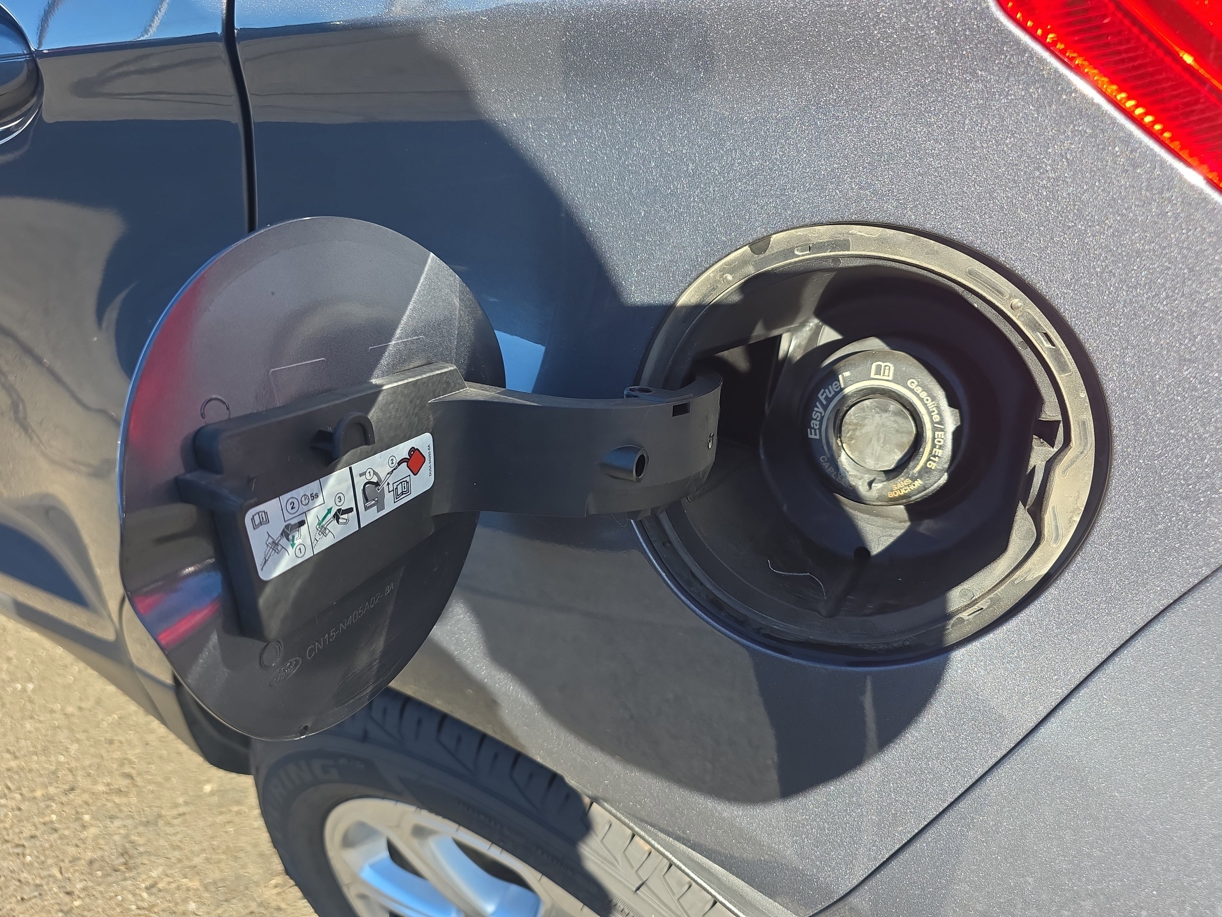 Certified 2019 Ford EcoSport SE image 14