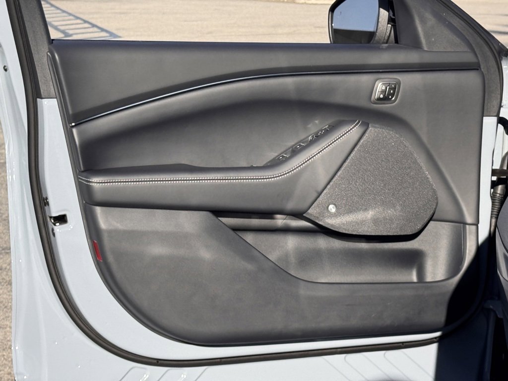 Certified 2025 Ford Mustang Mach-E Premium image 16