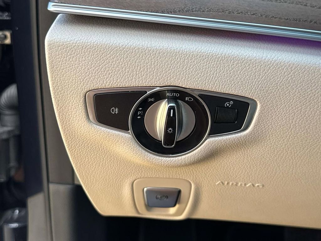 Used 2022 Mercedes-Benz E 350 Sedan image 23
