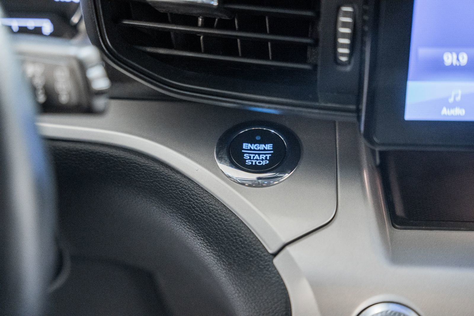 Certified 2021 Ford Explorer XLT w/ Class III Trailer Tow Package image 27