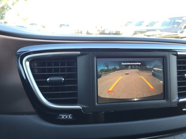 Used 2023 Chrysler Voyager LX FWD image 16