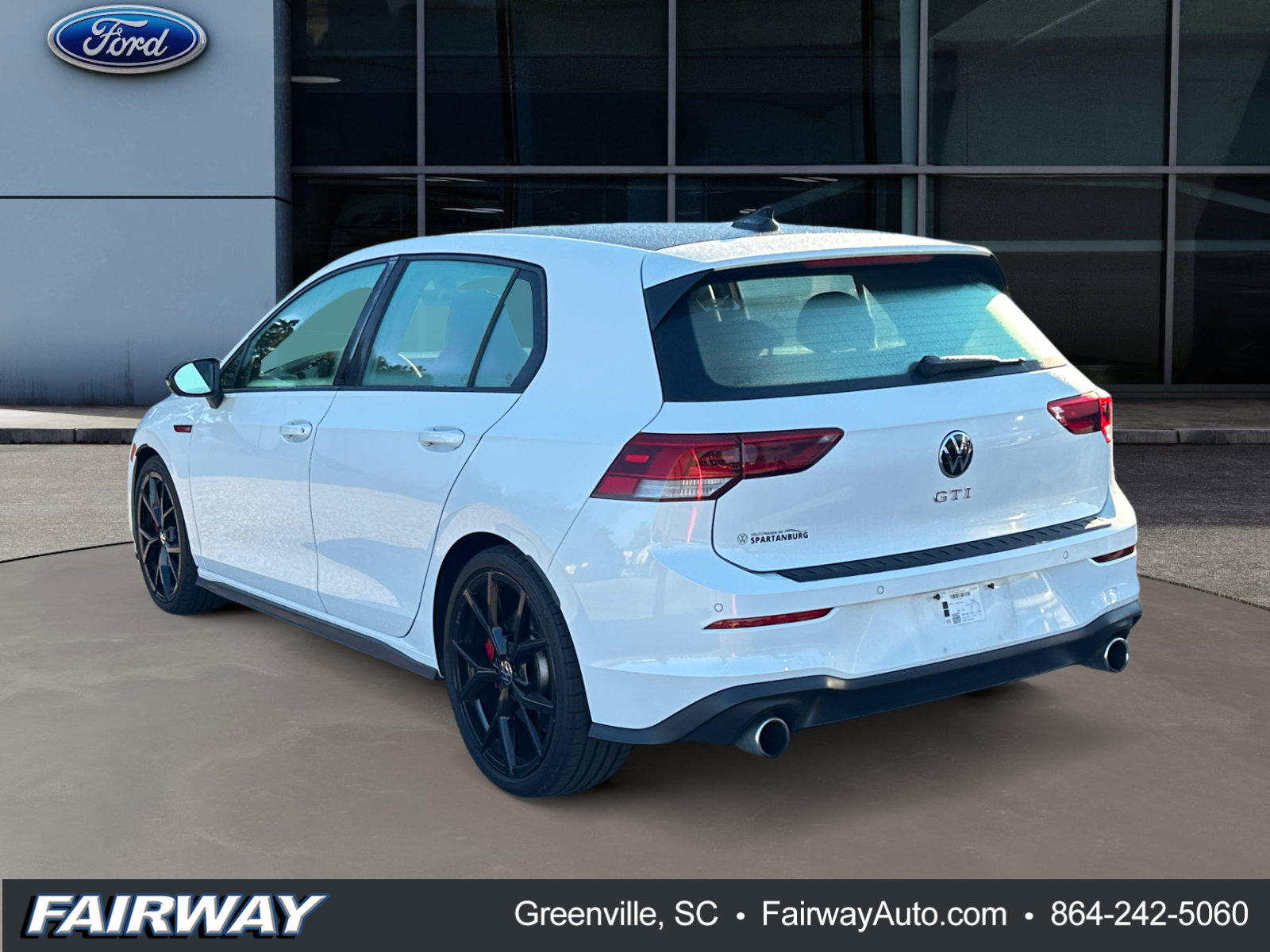 Used 2024 Volkswagen GTI SE FWD image 4
