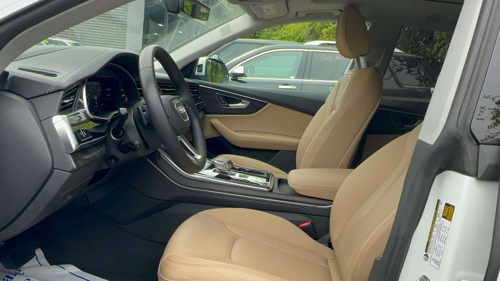 Used 2023 Audi Q8 Prestige w/ Prestige Package image 16