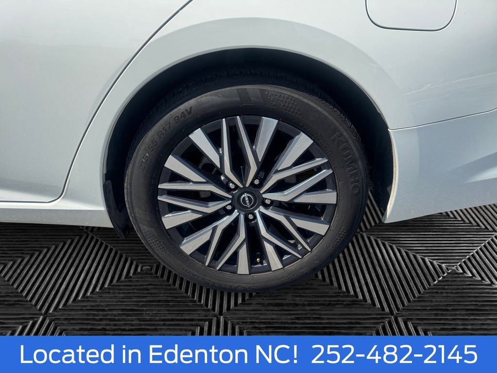 Used 2025 Nissan Altima 2.5 SV FWD image 15
