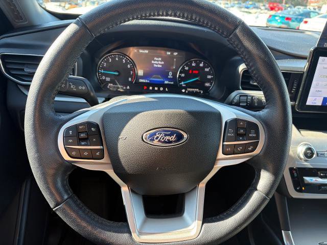 Certified 2022 Ford Explorer XLT w/ Equipment Group 202A image 12
