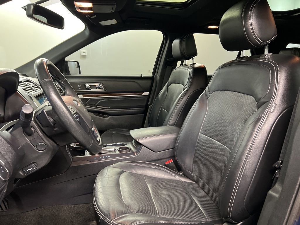 Certified 2017 Ford Explorer Limited FWD image 22