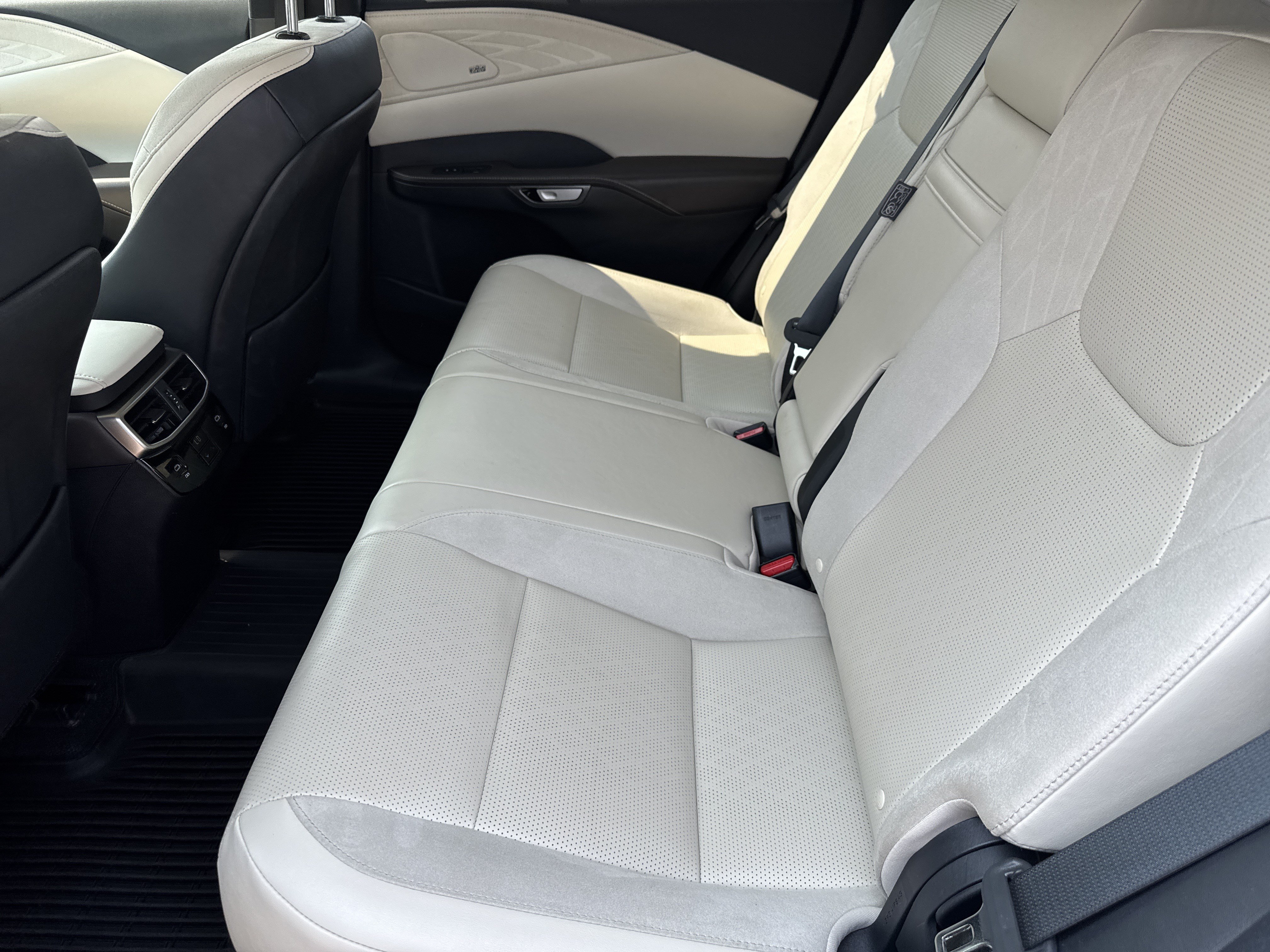 Used 2023 Lexus RX 350 FWD w/ Accessory Package (Z1) image 11