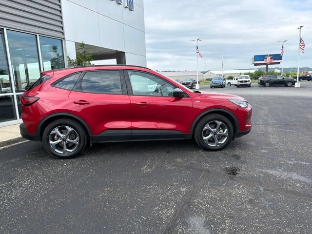 Certified 2025 Ford Escape ST-Line FWD image 2