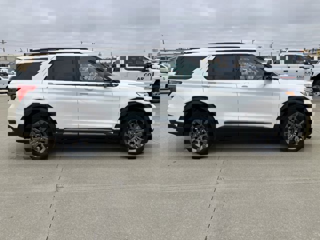 Certified 2023 Ford Explorer XLT w/ Equipment Group 202A image 24