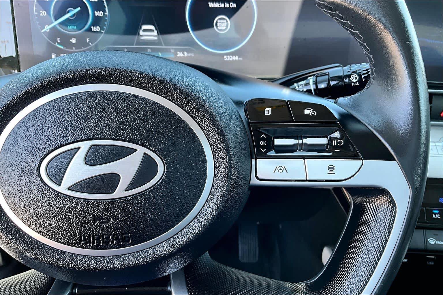 Used 2025 Hyundai Elantra Limited FWD image 24