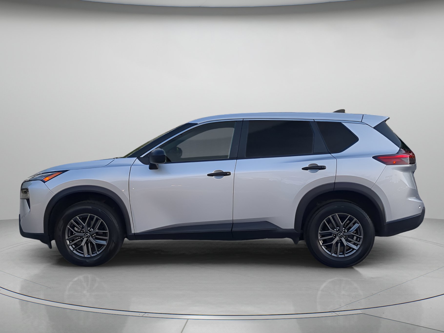 Used 2024 Nissan Rogue S FWD image 43
