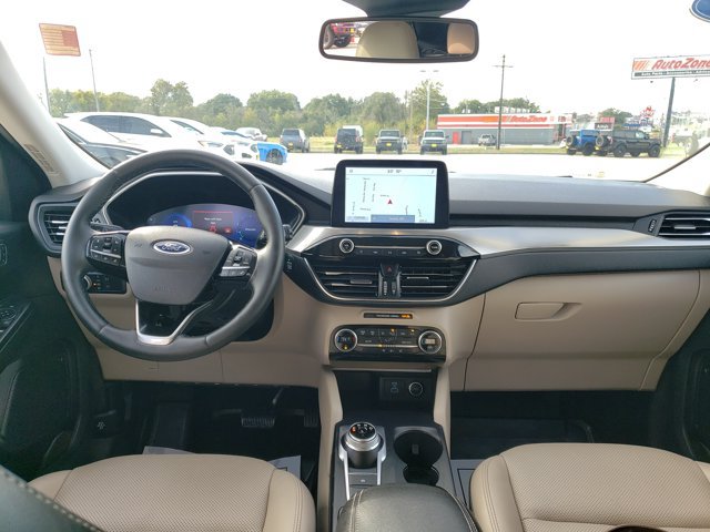 Certified 2021 Ford Escape Titanium AWD/4WD image 18