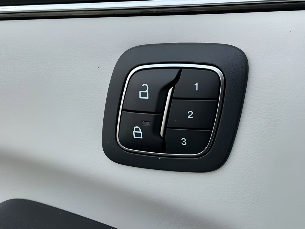 Certified 2025 Ford Mustang Mach-E Premium image 22