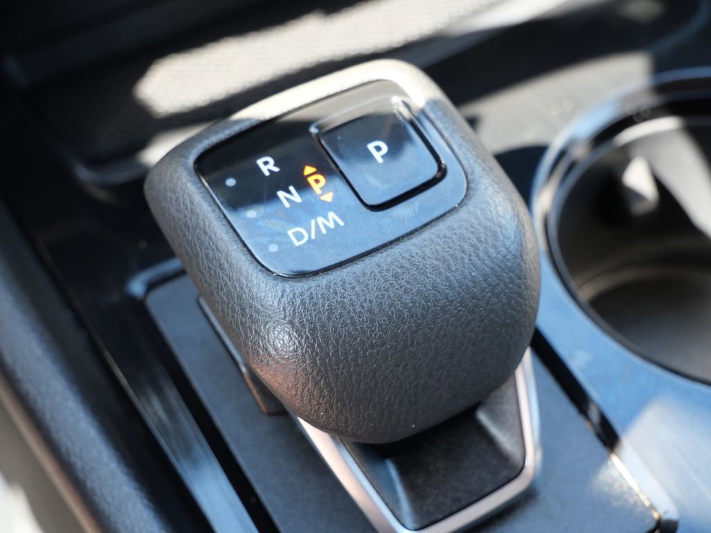 Used 2025 Nissan Rogue SV FWD image 24