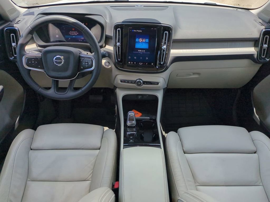 Used 2024 Volvo XC40 B5 Plus w/ Protection Package Premier image 17