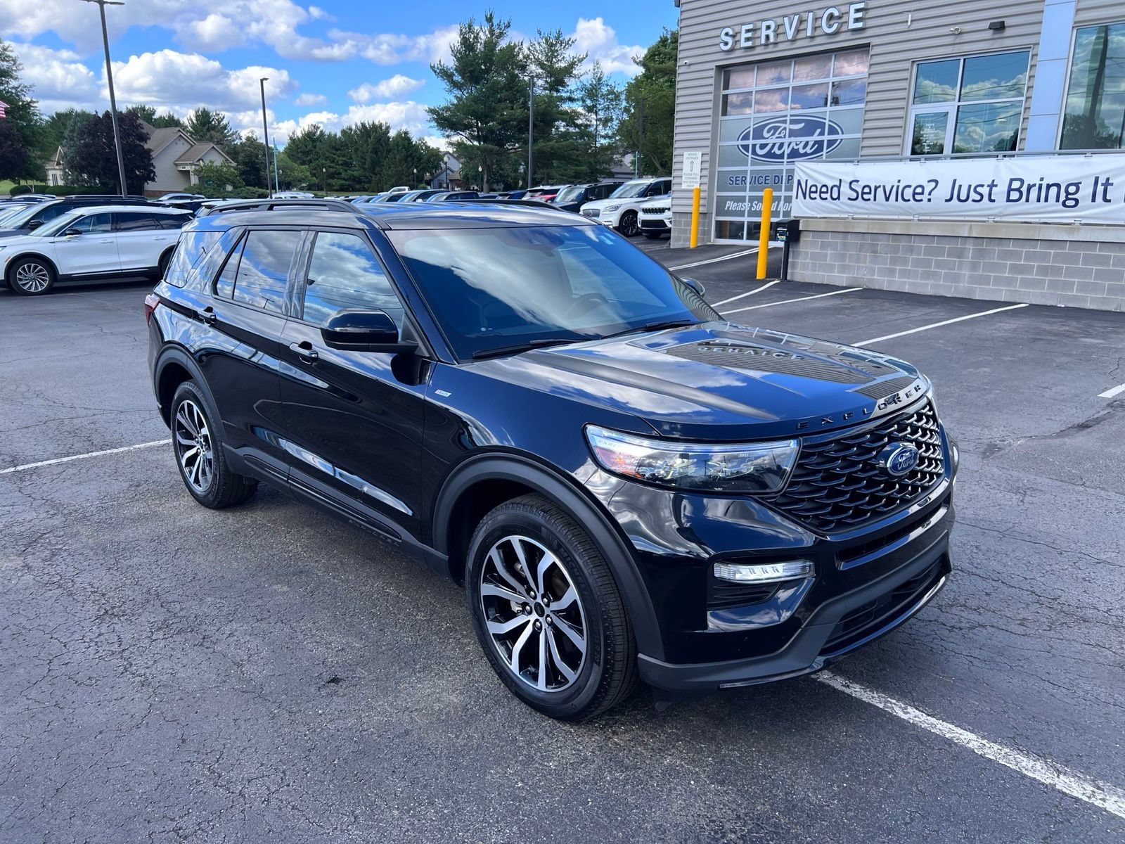 Certified 2023 Ford Explorer ST-Line AWD/4WD image 7