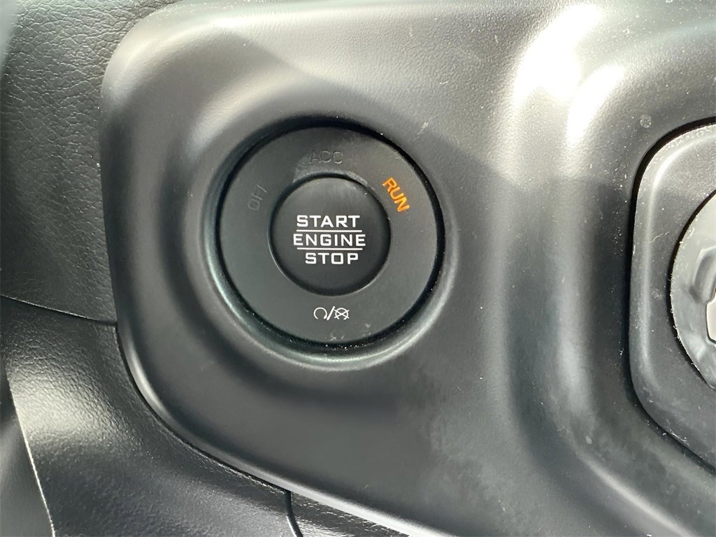 Used 2022 Jeep Wrangler Sport image 28