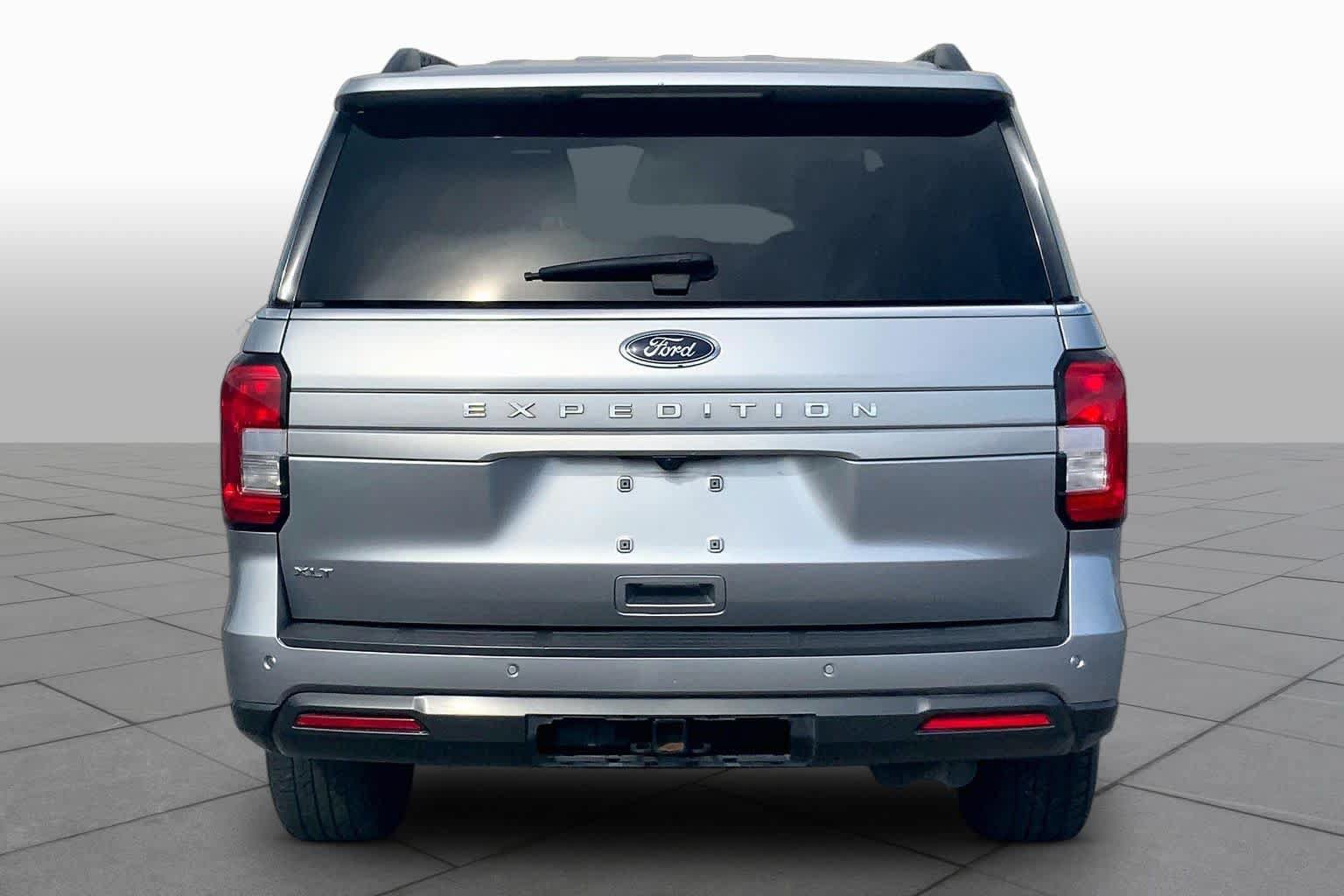 Certified 2022 Ford Expedition XLT RWD image 5