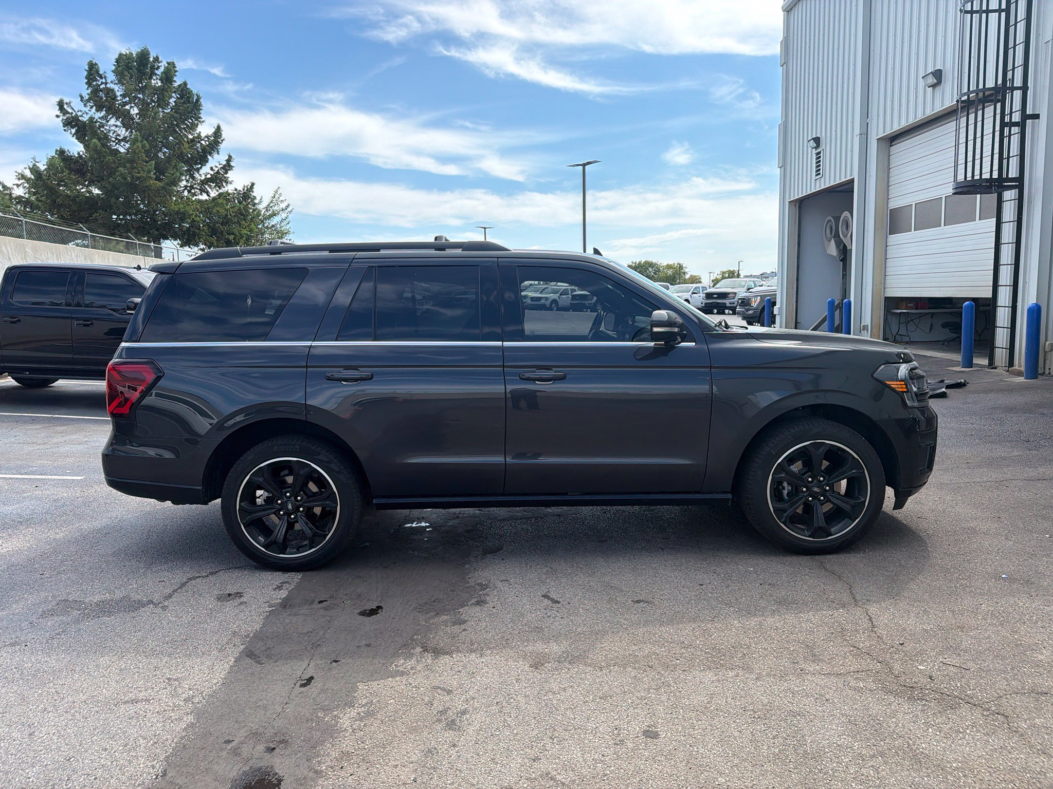 Certified 2024 Ford Expedition Limited AWD/4WD image 6