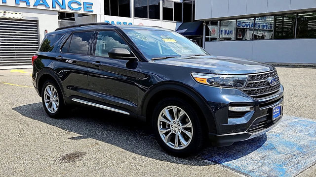 Certified 2023 Ford Explorer XLT w/ Equipment Group 202A AWD/4WD image 2