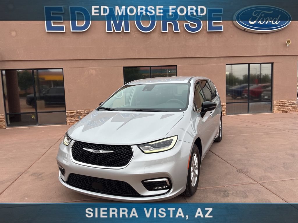 Used 2024 Chrysler Pacifica Touring-L FWD video 1
