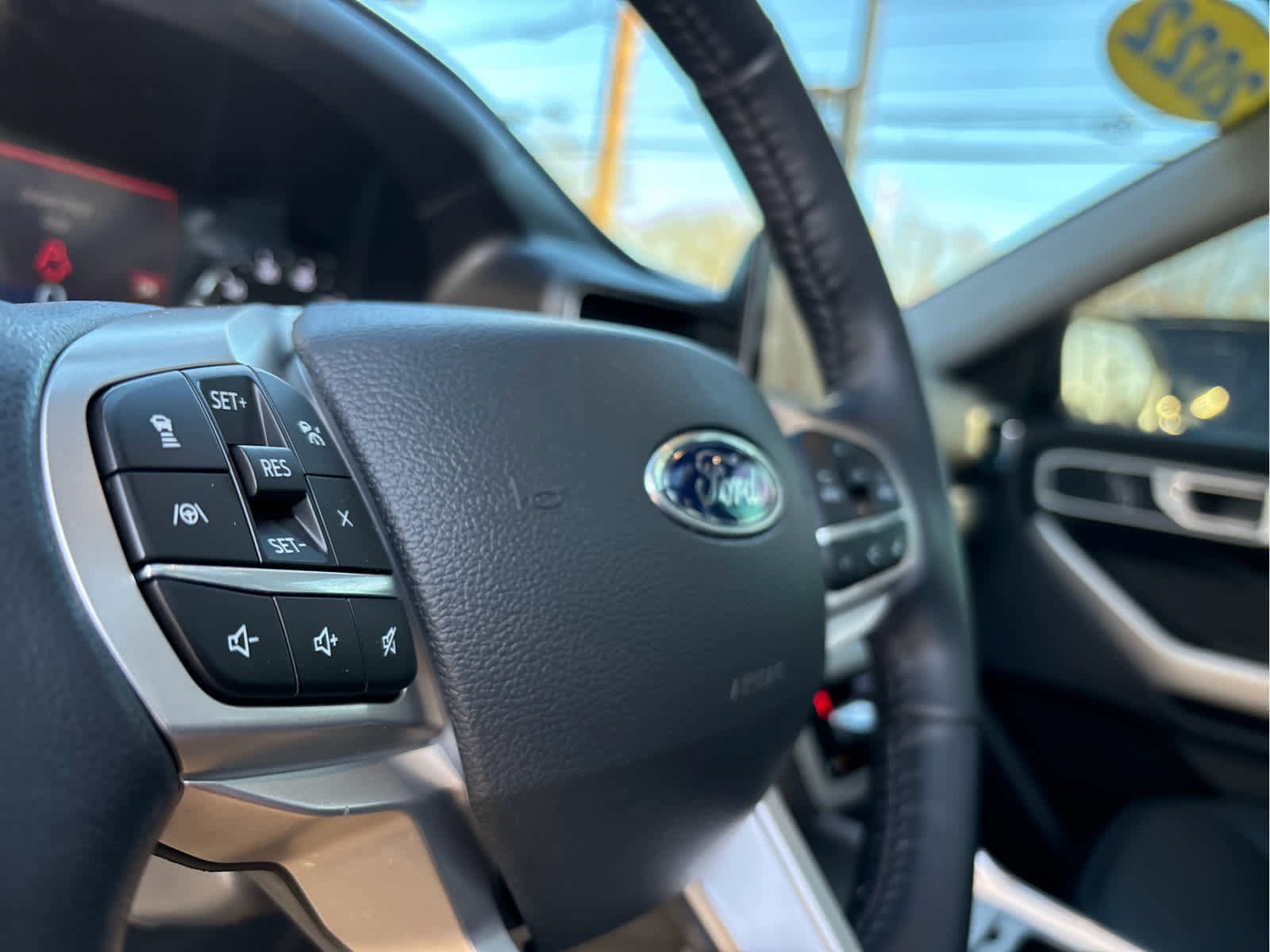 Certified 2022 Ford Explorer XLT w/ Equipment Group 202A image 17