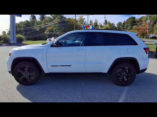 Used 2019 Jeep Grand Cherokee Laredo AWD/4WD image 5