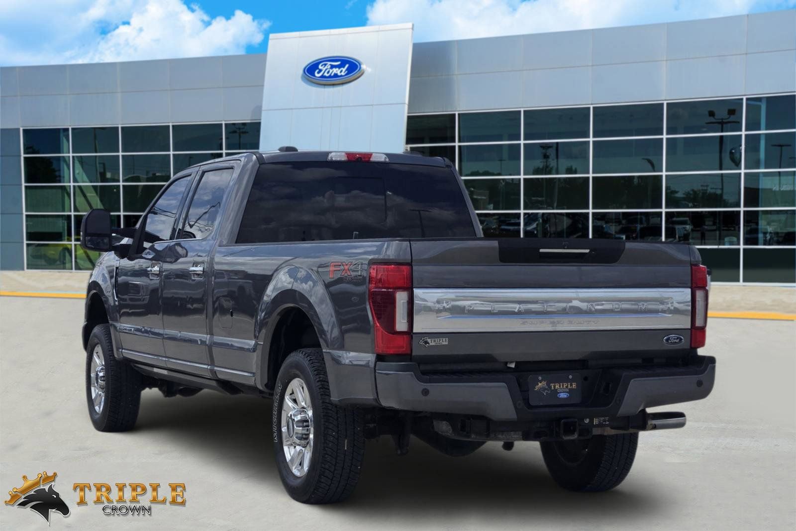 Certified 2022 Ford F350 Platinum AWD/4WD image 4