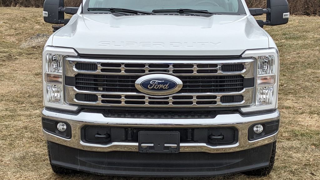 Certified 2024 Ford F350 XLT image 9