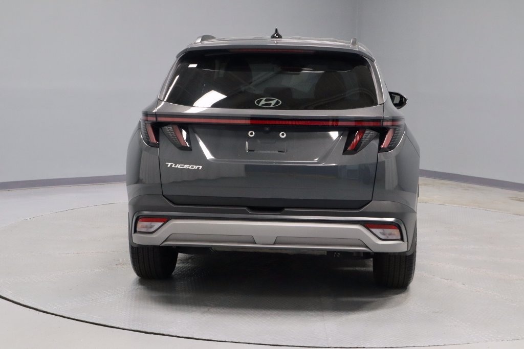 Used 2025 Hyundai Tucson SEL FWD image 11