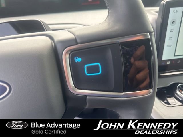Certified 2025 Ford Expedition Active AWD/4WD image 15