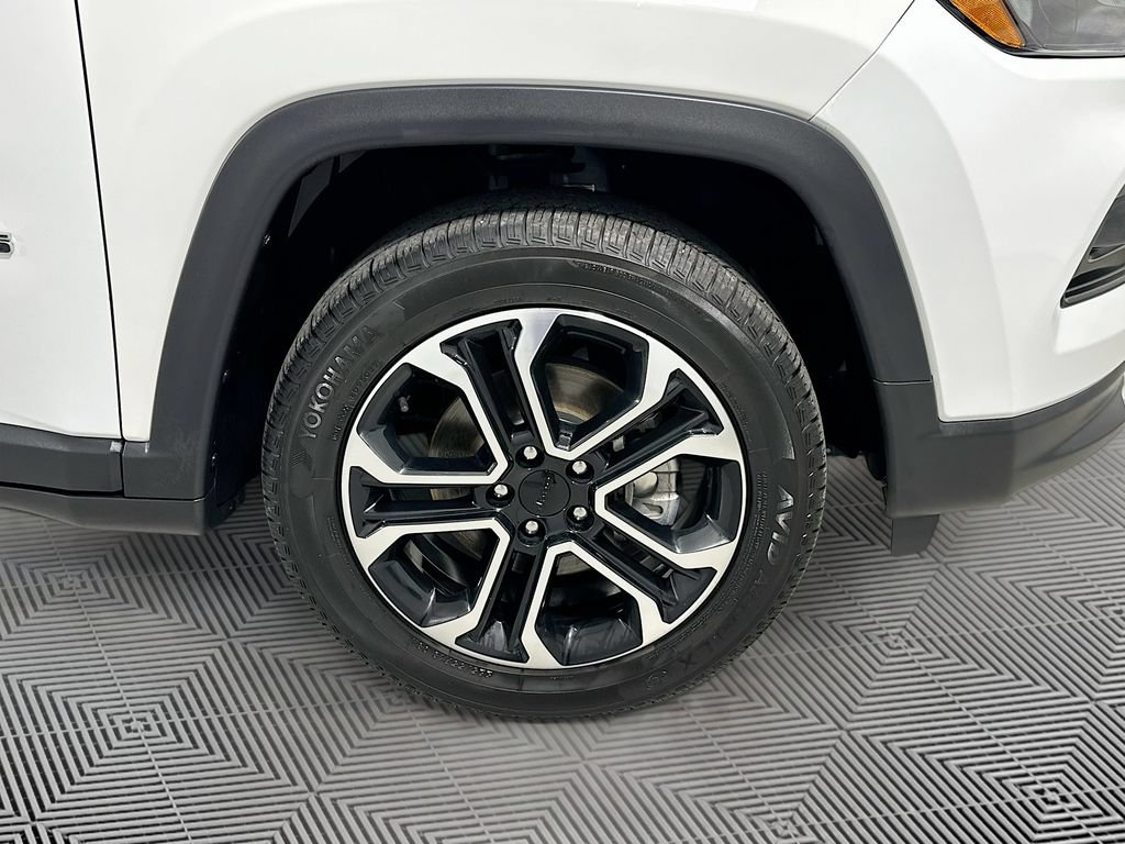 Used 2022 Jeep Compass Limited w/ Sun and Sound Group AWD/4WD image 14