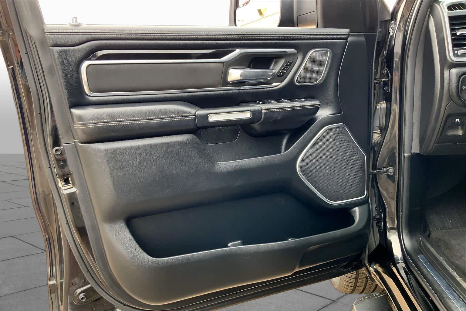 Used 2019 RAM 1500 Laramie AWD/4WD image 22