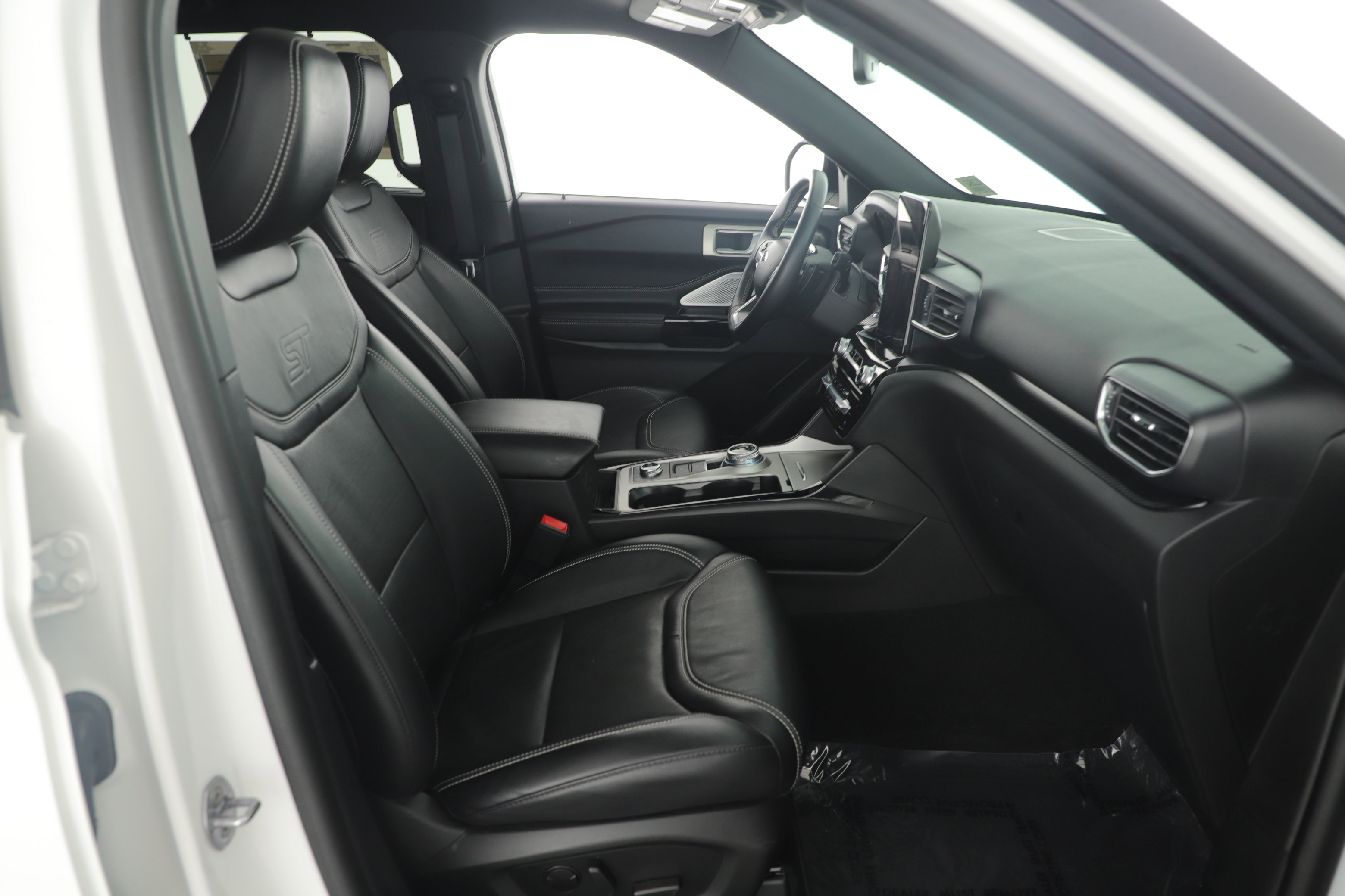 Certified 2024 Ford Explorer ST w/ Equipment Group 401A image 12