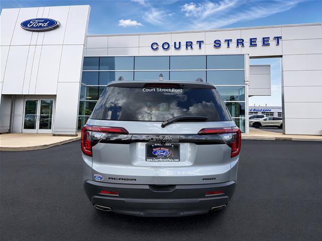 Used 2023 GMC Acadia SLT w/ Elevation Edition AWD/4WD image 2