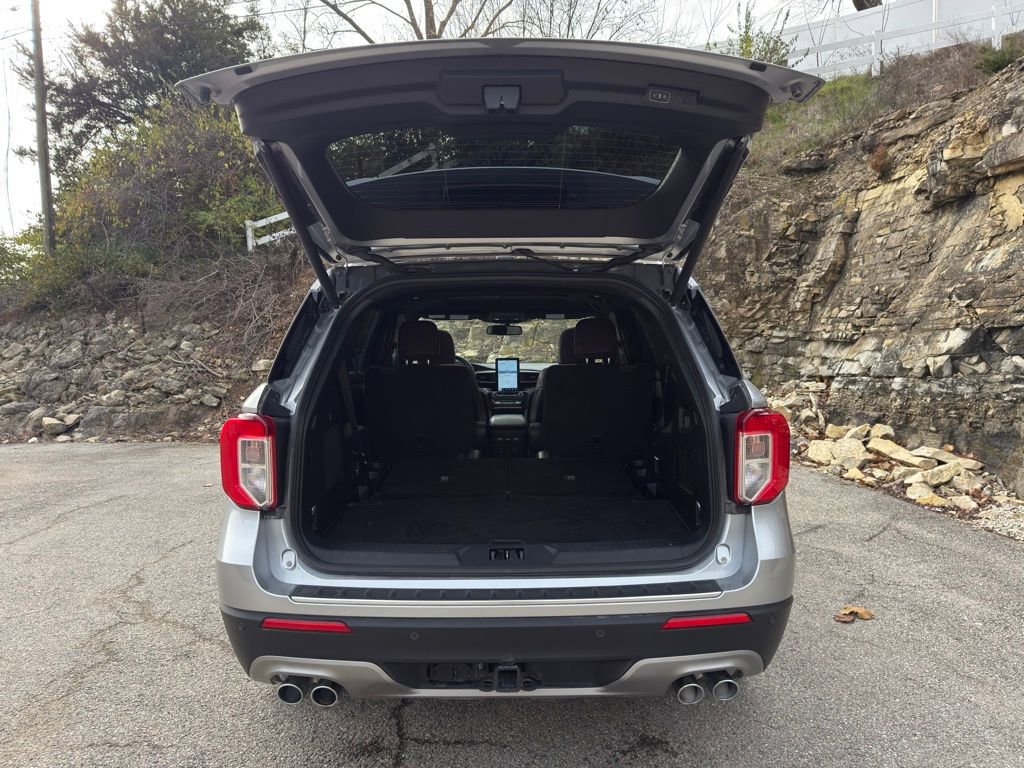 Certified 2023 Ford Explorer Platinum w/ Technology Package image 9