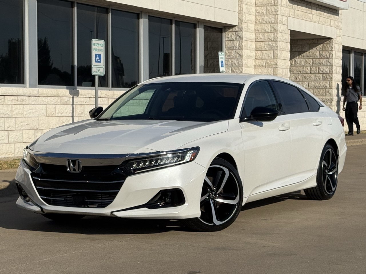 Used 2021 Honda Accord Sport Special Edition image 2