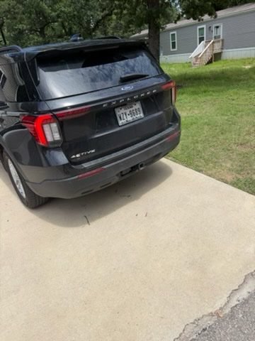 Certified 2025 Ford Explorer Active RWD image 3