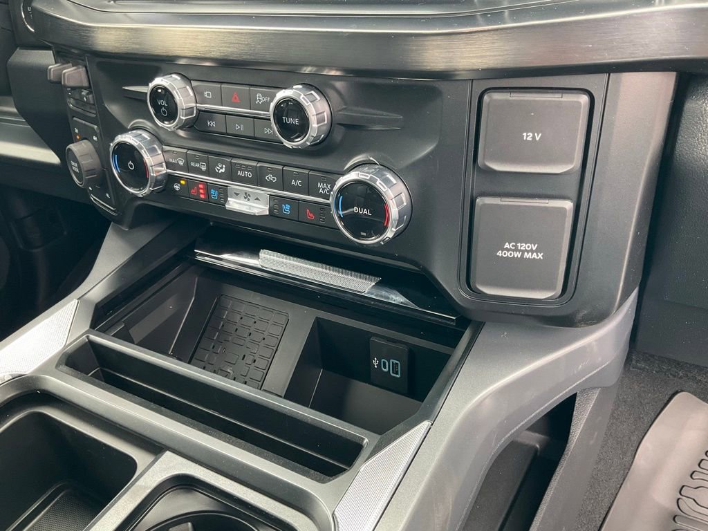 Certified 2025 Ford F350 Lariat w/ Black Appearance Package image 90