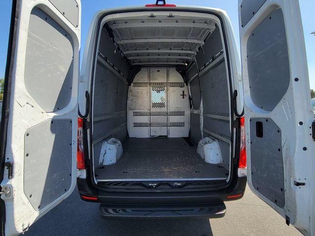 Used 2023 Mercedes-Benz Sprinter 2500 image 4